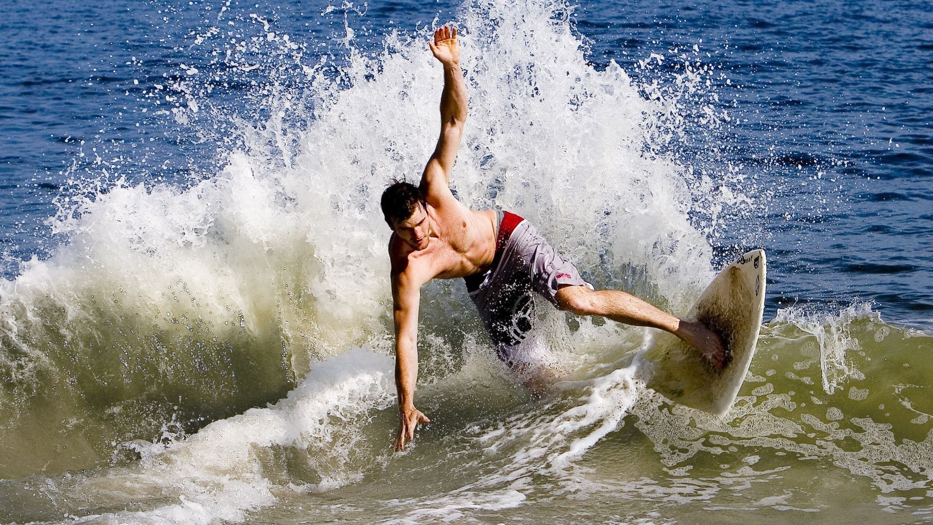 拼搏与梦想共同定义中国篮球，梦想与拼搏齐飞